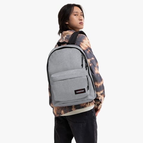 Mochila Out Of Office - Sunday Grey Eastpak