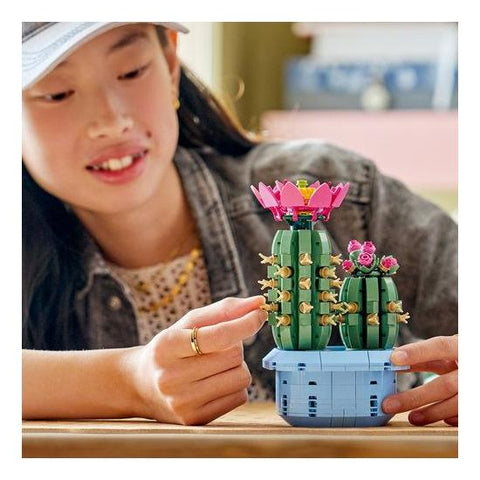 LEGO Botanicals - Cato em Flor - 11509
